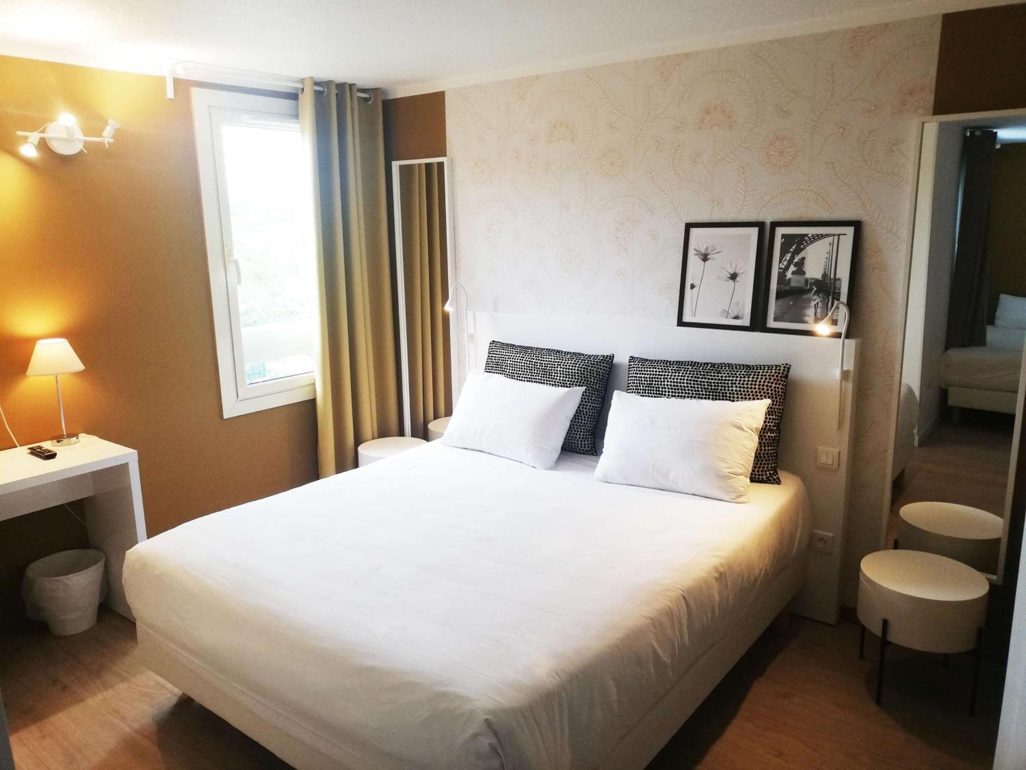 Brit Hotel Marseille Aéroport - A&S Mirabeau Kültér fotó