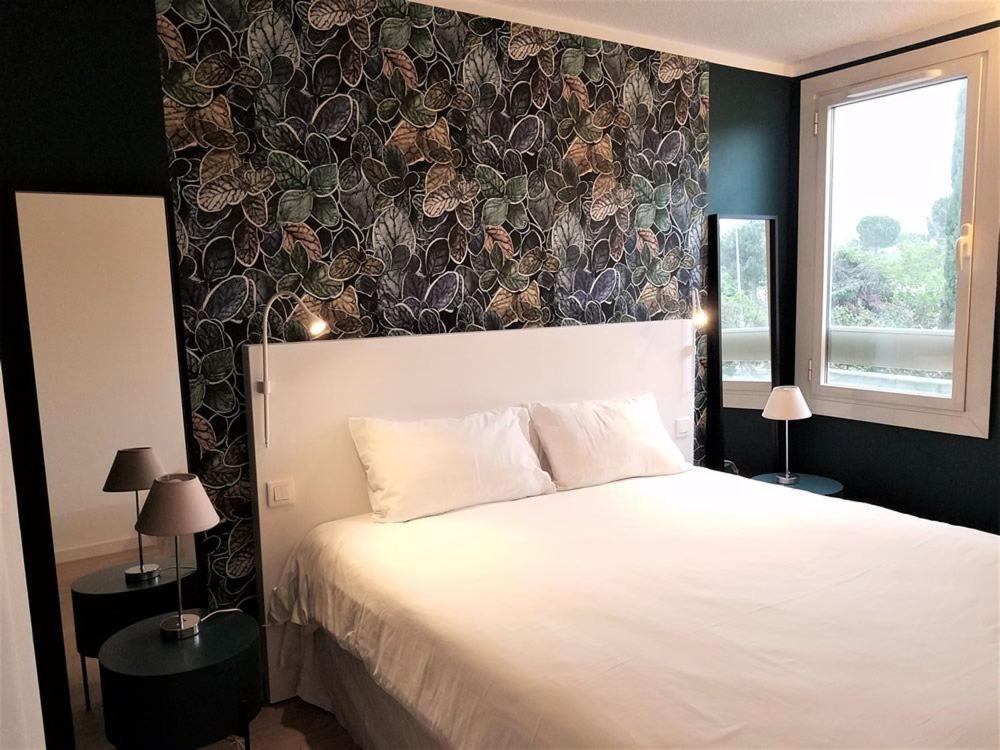 Brit Hotel Marseille Aéroport - A&S Mirabeau Kültér fotó