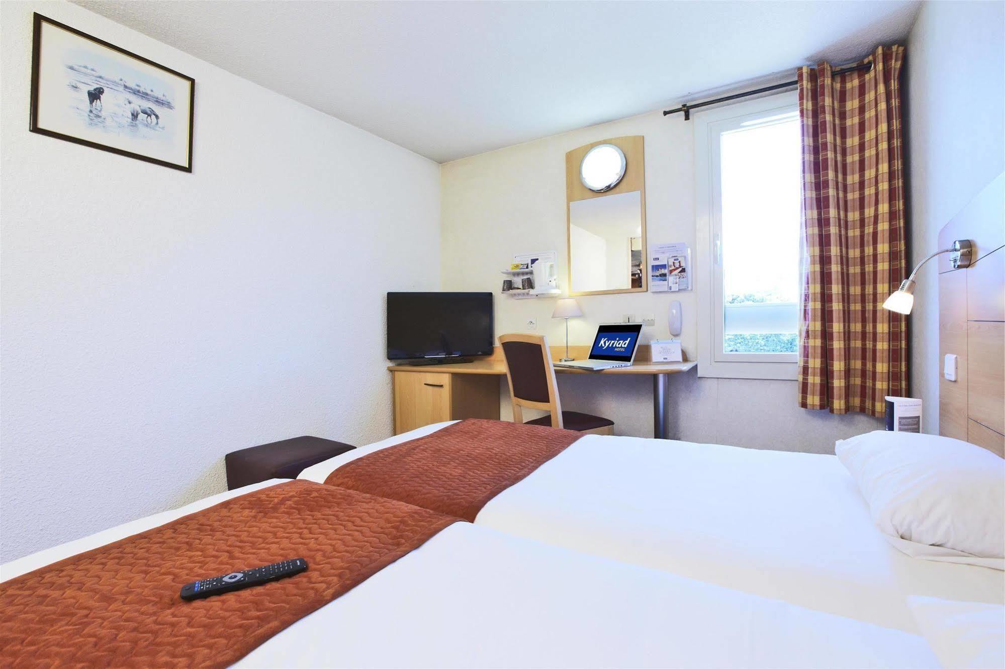 Brit Hotel Marseille Aéroport - A&S Mirabeau Kültér fotó